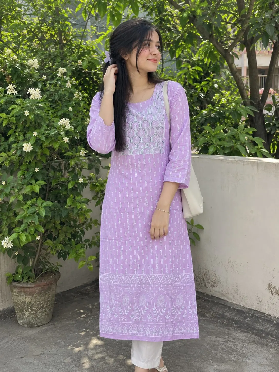 Women's Lavender Embroidered Cotton Kurti